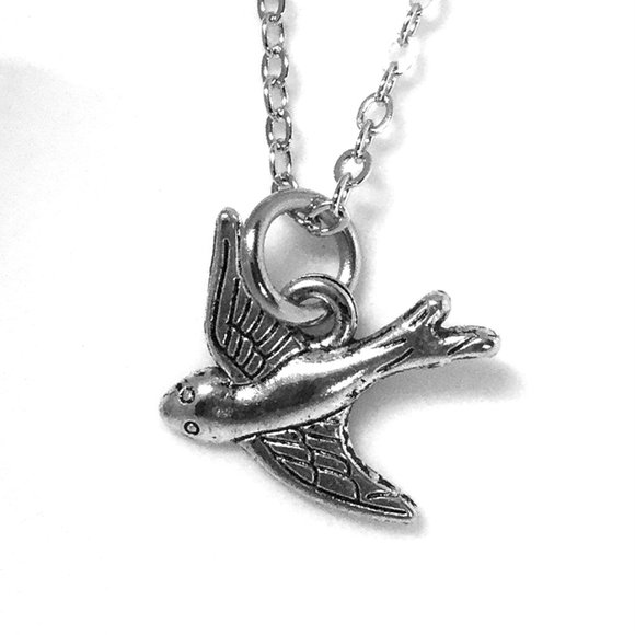 Tiny bird Sparrow Charm Necklace - Picture 1 of 1